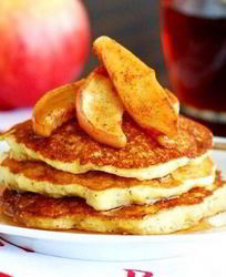 Оладьи на кефире с корицей и яблоком