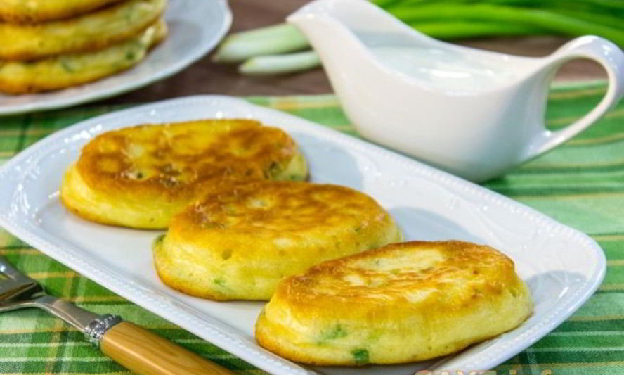 Рецепт оладий на сметане с зеленым луком