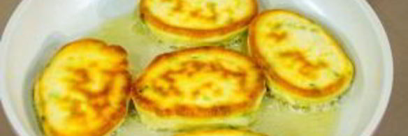 оладьи на сметане с зеленым луком