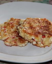 Оладьи с крабовыми палочками и сыром