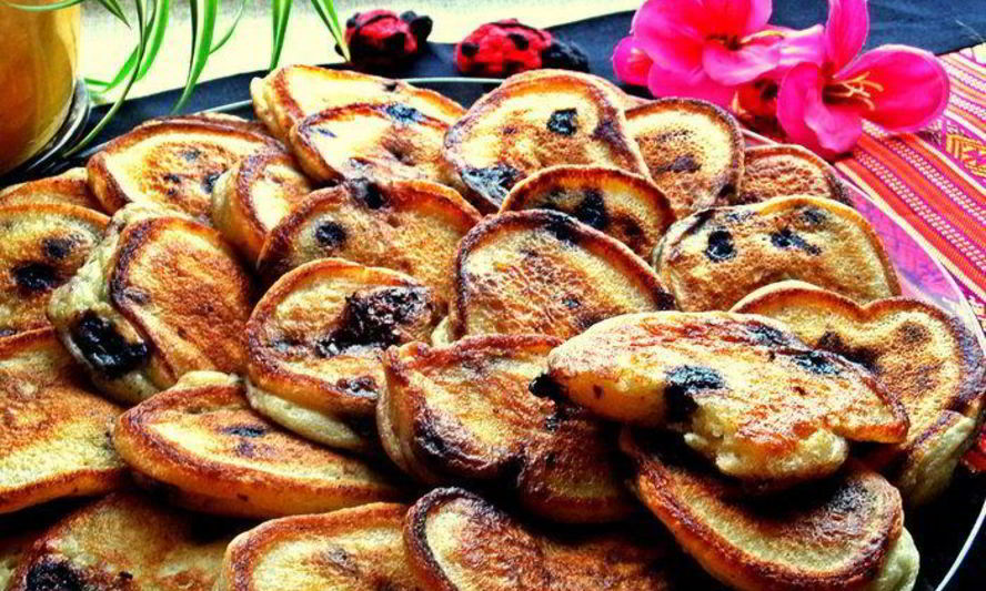 Рецепт оладий с шоколадно-ягодной добавкой