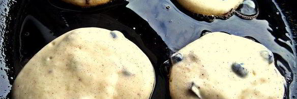 оладьи с шоколадно-ягодной добавкой