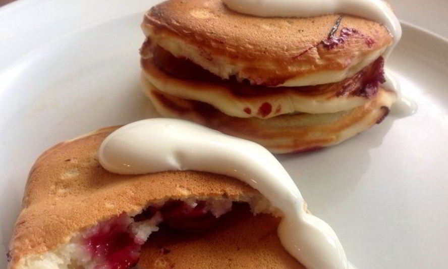 Рецепт оладий с вишней