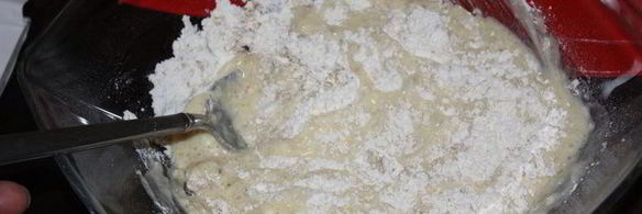 оладьи с яблоками, финиками и орешками