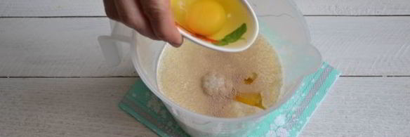 пышные оладьи на кефире и дрожжах