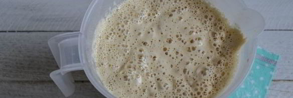 пышные оладьи на кефире и дрожжах