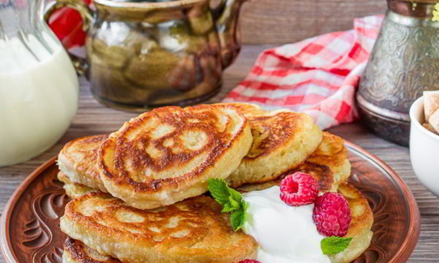 Рецепт пышных оладий на сыворотке