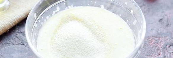 пышные оладьи с манкой на кефире