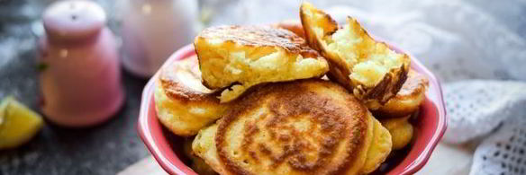 пышные оладьи с манкой на кефире