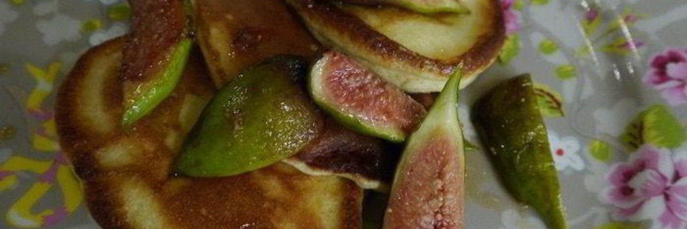 Сахарные оладьи с инжиром