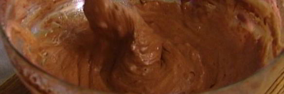 шоколадные оладушки со взбитыми сливками