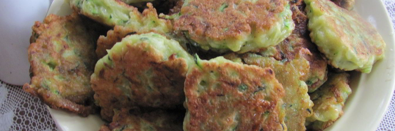 Золотистые оладьи из кабачков