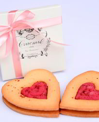 Печенье имбирное с клюквой и розовым перцем