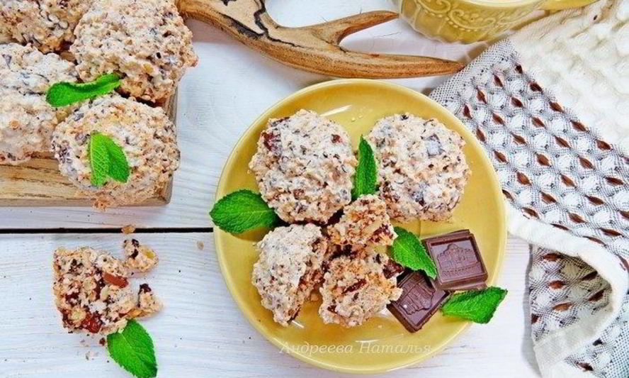 Рецепт печенья с кокосом, орехами и шоколадом