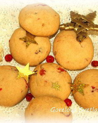 Печенье с вяленой вишней и коньяком