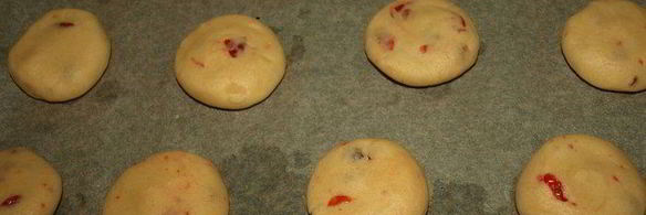 печенье с вяленой вишней и коньяком