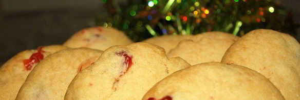 печенье с вяленой вишней и коньяком