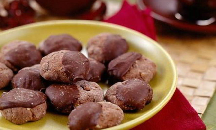 Рецепт печенья шоколадного с орехами и изюмом