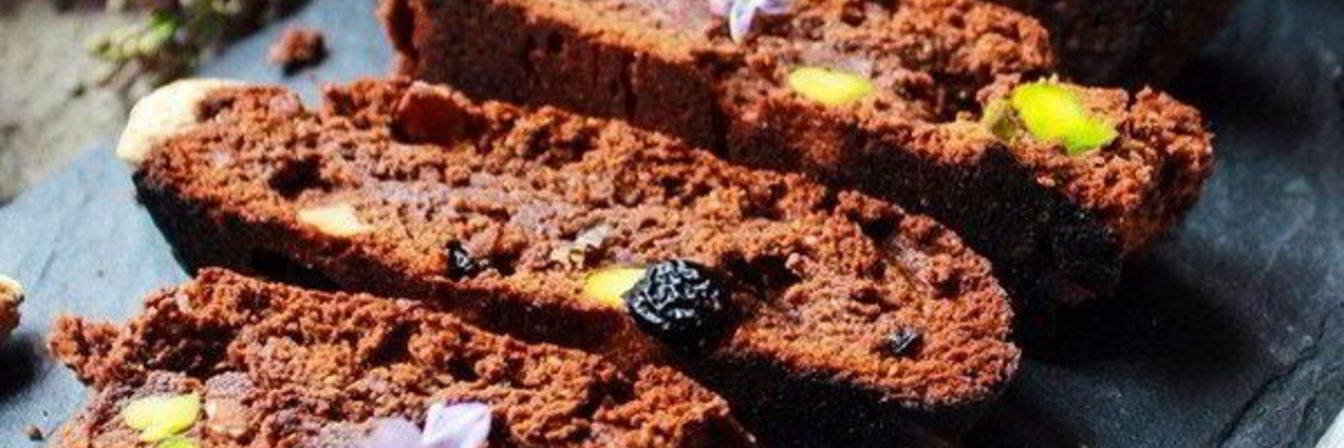 Шоколадно-миндальное печенье с изюмом