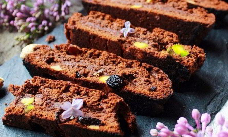 Рецепт шоколадна-миндального печенье с изюмом