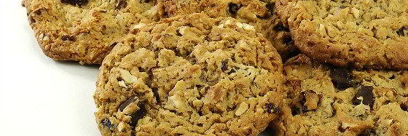 Яблочные печенья с орехами, изюмом и специями