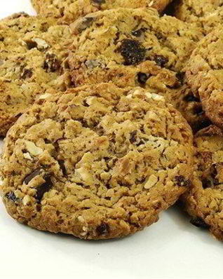 Яблочные печенья с орехами, изюмом и специями