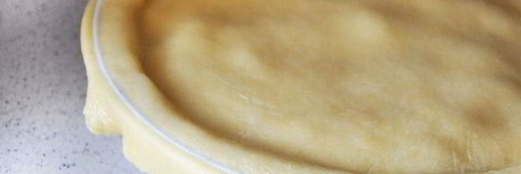 баскский пирог с черносливом и заварным кремом