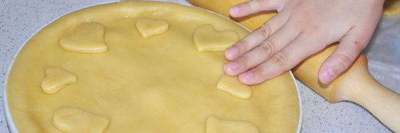 баскский пирог с черносливом и заварным кремом