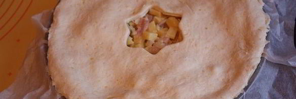 домашний пирог с картофелем и курицей