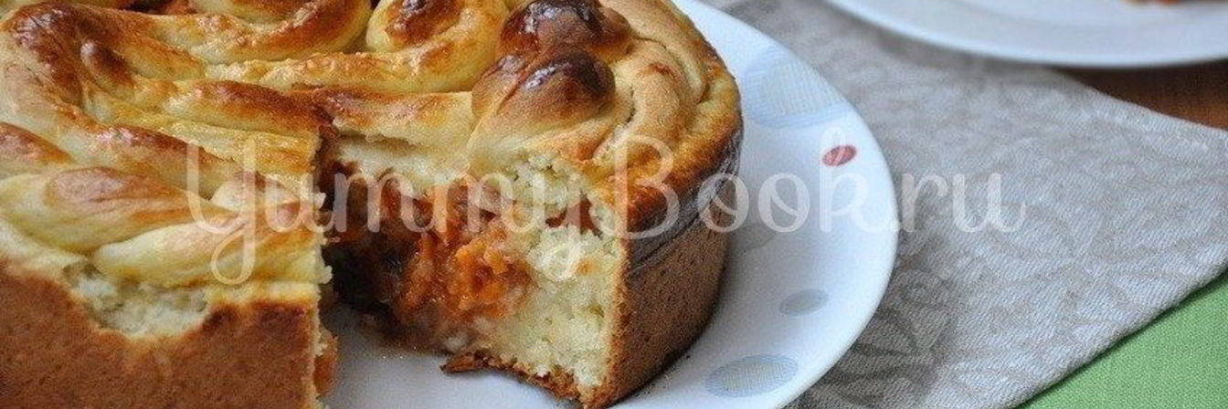 Дрожжевой пирог с тыквой и яблоками