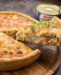 Киш с тунцом