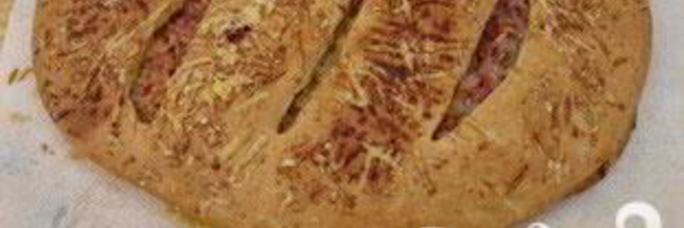 Крытый пирог с беконом и сыром