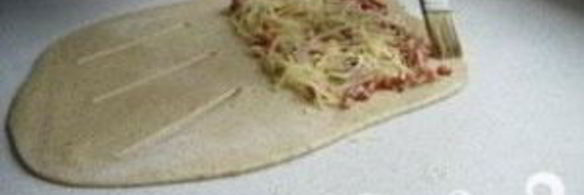 крытый пирог с беконом и сыром