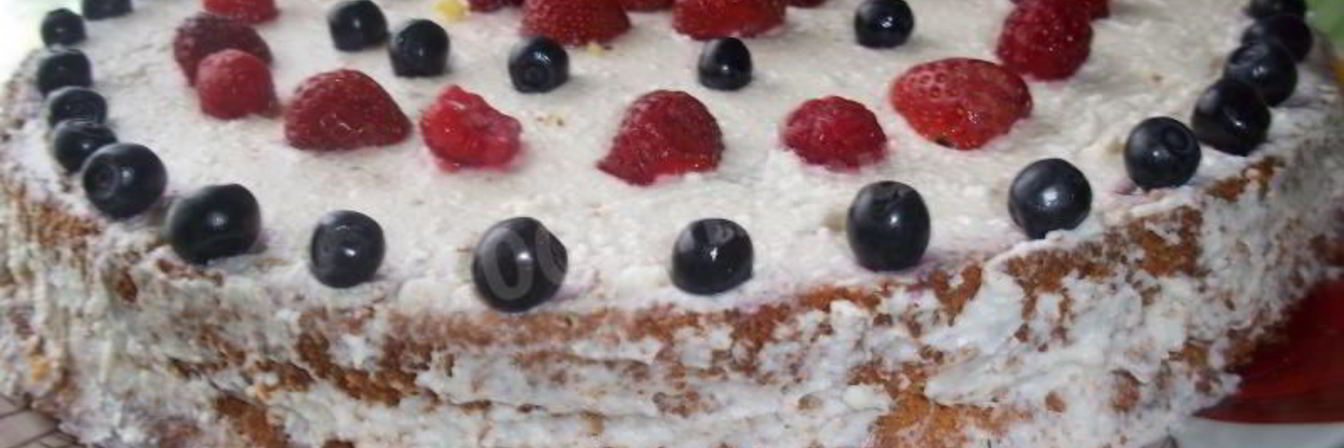 Легкий пирог с творогом и малиной Скарлетт