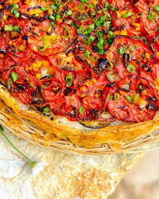 Летний пирог с помидорами