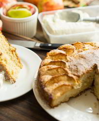 Открытый яблочный пирог