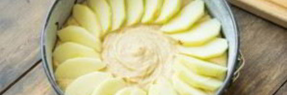 открытый яблочный пирог