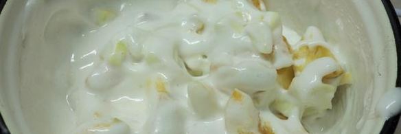 песочный пирог с фруктами и белковой прослойкой