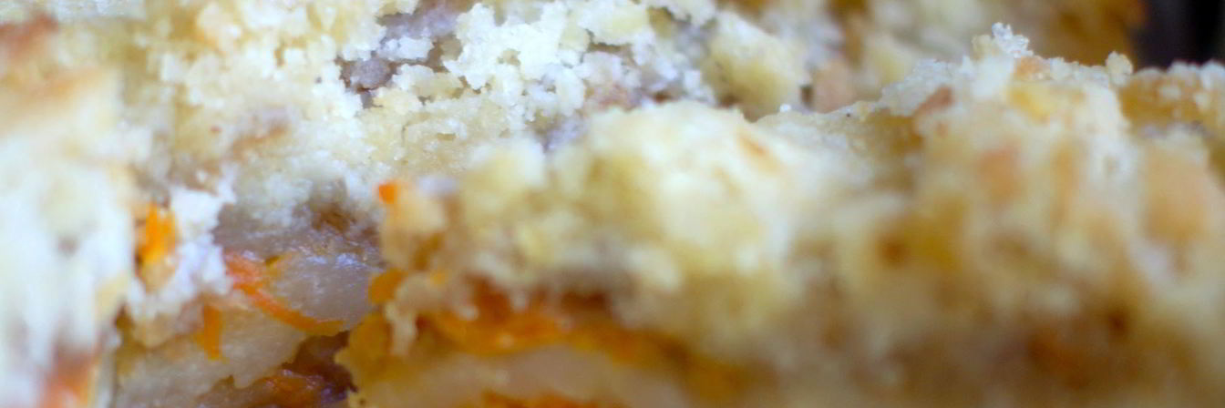 Пирог без добавления яиц с яблоками и морковью