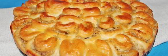 пирог хризантема с фаршем и сыром