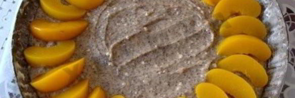 пирог подсолнух с персиками