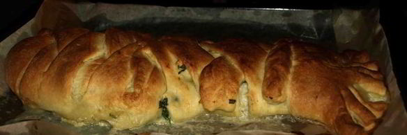 пирог с деревенским сыром и синей зубаткой