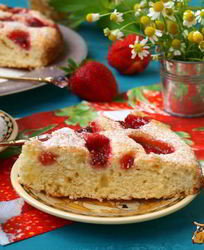 Пирог с клубникой