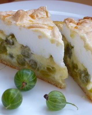 Пирог с крыжовником под шапочкой безе