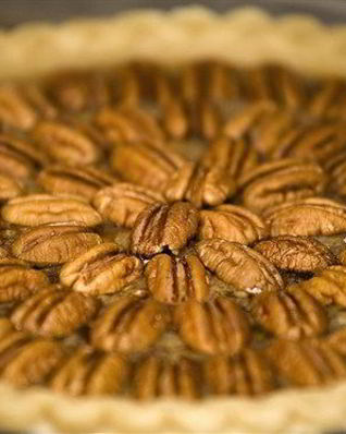 Пирог с орехами пекан, тростниковым сиропом и ромом