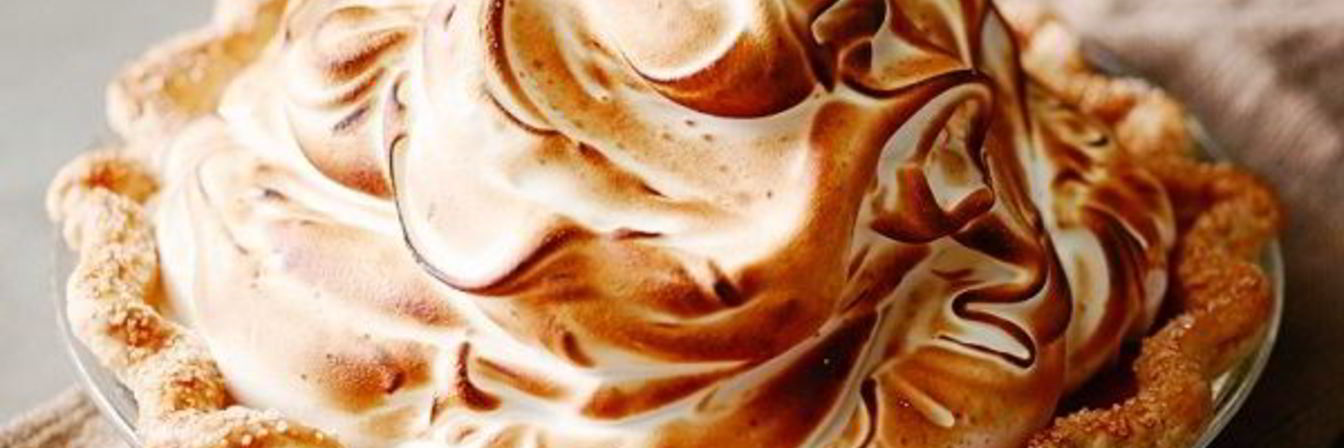 Пирог с тыквой и меренгой