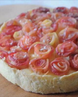 Пирог с яблочными розами