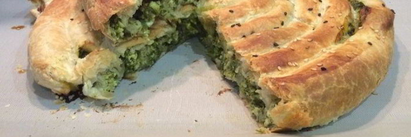 Пирог улитка со шпинатом и сыром