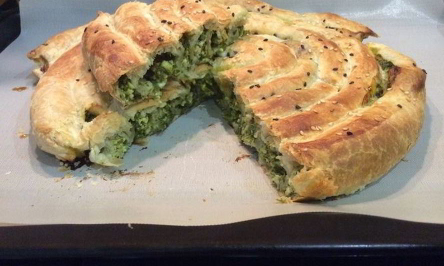Рецепт пирога улитка со шпинатом и сыром