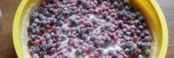 постный пирог со смородиной